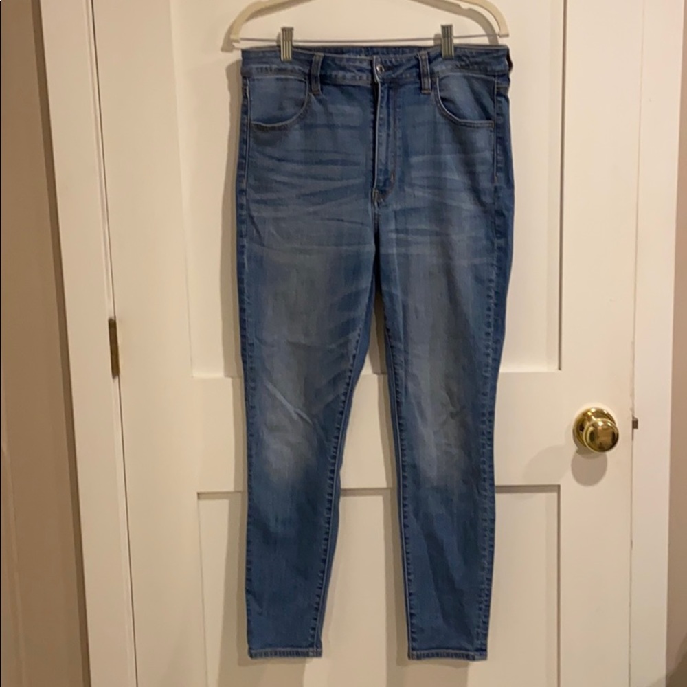 Highwaisted American Eagle Skinny Jeans